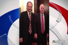 John McCain a halála előtt egy orosz ellenzékit is felkért, hogy legyen a koporsóvivői között