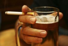 A dohányzás és az ivászat már ifjúkorban károsítja az érrendszert