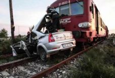 Vonattal ütközött egy személygépkocsi, egy ember meghalt