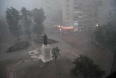 Viharok és felhőszakadások várhatók szerdán egész Erdélyben