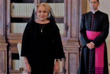 Egy hétig biztos nem fog újabb nyilvános bakit elkövetni Viorica Dăncilă