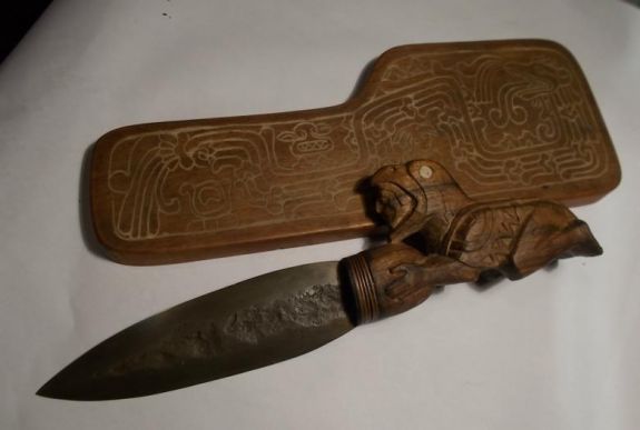 Szamuráj tőrök, azték kések Kolozsváron – a gyűjtők is csodájára járnak