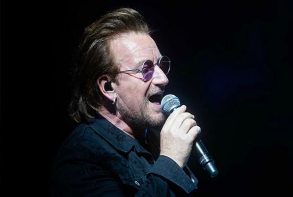 Bono berekedt, néhány dal után lefújta berlini koncertjét a U2