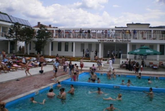 Öt százalékra mérsékelik a szállásadók és vendéglátók által fizetett áfát