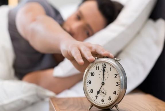 Megszűnhet az óraátállítás: mit mondanak az alvásszakértők?