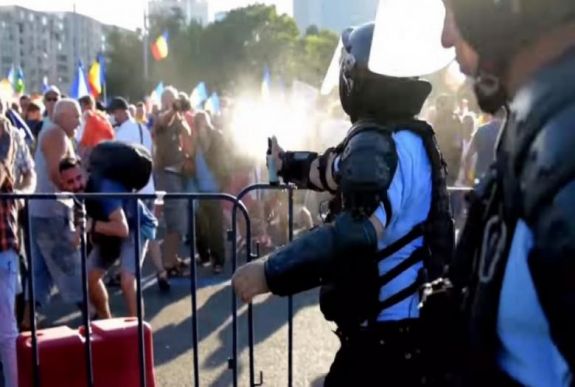 Könnygázzal oszlattak el a csendőrök egy tömegverekedést Háromszéken