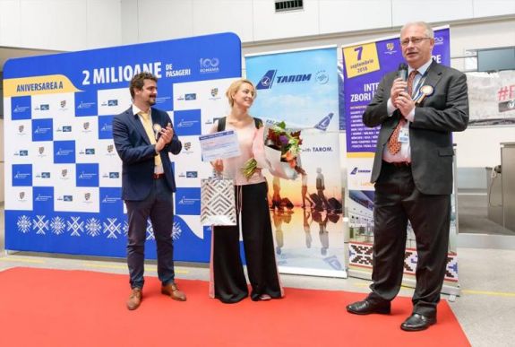 Kétmilliomodik utasát köszöntötte a kolozsvári repülőtér