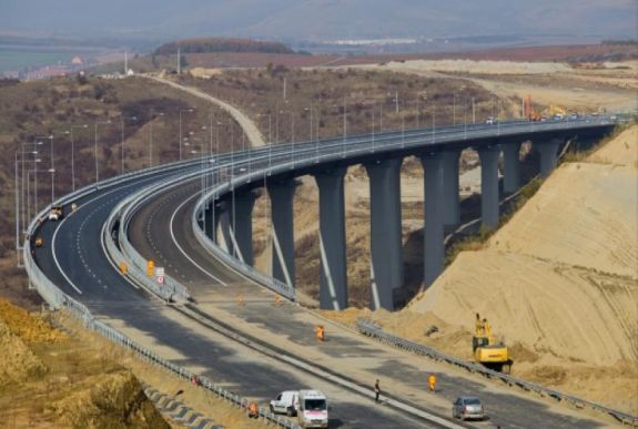 Már a kormányfőnek is feltűnt, hogy nem halad az autópályák építése