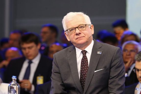 Varsó megvétózza a magyar kormánnyal szembeni uniós szankciókat
