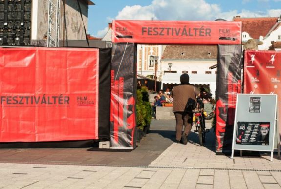 Elkezdődött a Székelyföldi Mozgókép Fesztivál: filmsikereket vetítenek Csíkszeredában