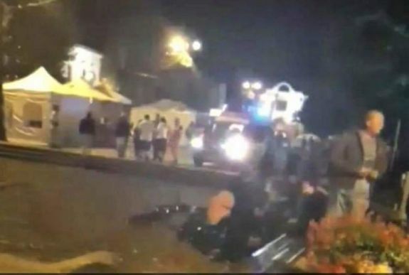 A tömegbe hajtott egy motorbiciklis Nagybányán, magyar turista is van a sérültek között