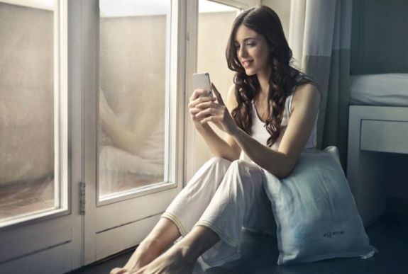 Pszichológus: a valódi kapcsolatok hiánya és a virtuális kapcsolatok erősödése a jellemző