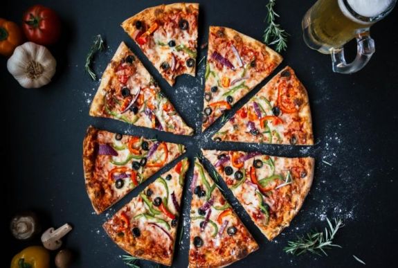 Nyolc tipp, hogy egészségesebb legyen a pizza