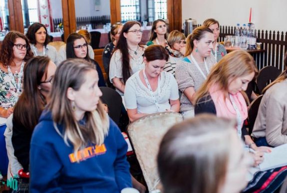 NŐ az esély: fiatal nőknek szerveztek tehetséggondozó programot