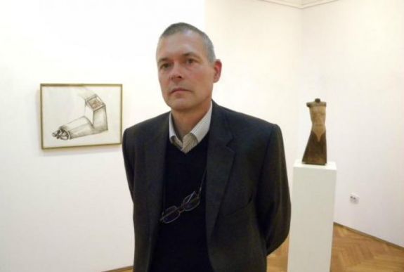 Borral rajzol és szobrászkodik az aradi Kocsis Rudolf