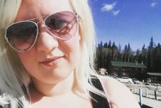 Kirúgták, mert nem hordott melltartót