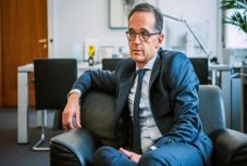 Német külügyminiszter: vállaljon más feladatokat, aki nem akar befogadni menekülteket 