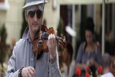 Ambrus Attila: Néma hegedű 