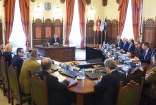 FRISSÍTVE - Nem járul hozzá a költségvetés-kiigazításhoz a védelmi tanács