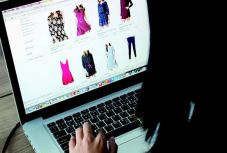 Munkaidőben böngész online boltokat a dolgozók jelentős része