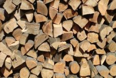 Egy év alatt nagyot drágult a tűzifa