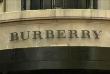 Két fontos bejelentést is tett a Burberry luxusmárka