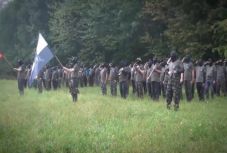 Álarcos fegyveres alakulat kelt pánikot Szlovéniában