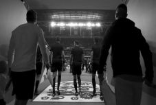 Ezért lesz fekete-fehér az angol-svájci meccs első 25 másodperce