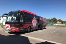 Bemutatta újrafestett csapatbuszát a Sepsi OSK 