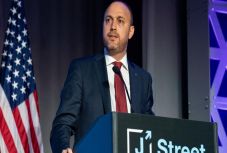 Távoznia kell a palesztin nagykövet családjának az USA-ból