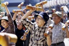 Rohamosan öregedik el Japán lakossága