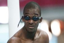 Emlékszik, Eric Moussambanira? Az Angolna Budapesten úszik