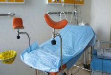 Borzalmas kínokat és megaláztatás kellett kiállnia a túlsúlyos vajúdó nőnek