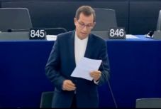 Sar-gentini: magyarországi EP-képviselő kér kivizsgálást Sógorral szemben