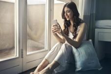 Pszichológus: a valódi kapcsolatok hiánya és a virtuális kapcsolatok erősödése a jellemző