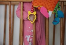 Egyszerűsítették az örökbefogadást, több támogatást kapnak a családok