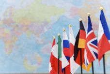 Lassabban nőhet a globális gazdaság