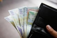 A miniszter megerősítette: január elsejétől ismét nő a minimálbér