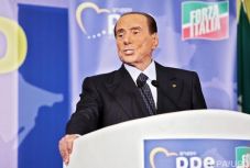 Berlusconi ismét bejelentkezett Olaszország megmentésére