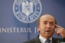 Kiürülhetnek a bíróságok, máris módosul a módosított törvény