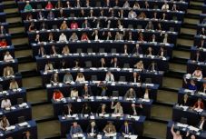 Nem tudhatjuk meg, mire költenek havi többezer eurót EP-képviselők