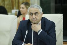 FRISSÍTVE - Lemondott az oktatási miniszter, újra magyar tanítók oktatják a román nyelvet