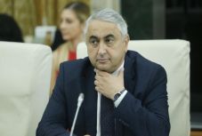  Hivatalos Valentin Popa lemondása a tanügyi tárca éléről