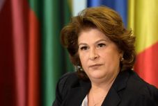 FRISSÍTVE - Hivatalos: Rovana Plumb az oktatási minisztérium ideiglenes vezetője