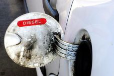 Hétfőtől tilos behajtani régi, szennyező dízelautókkal ebbe az európai régióba