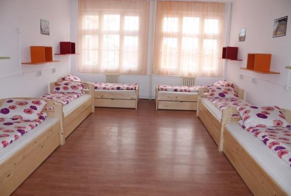 Átadták a nagyváradi Szacsvay Imre Általános Iskola bentlakását