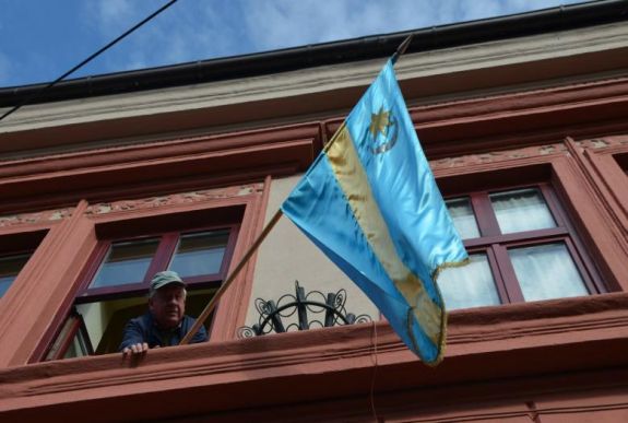 Székelykeresztúrt is elérte a zászlóháború