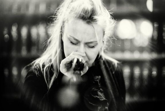 Magyar költészet beatboxszal: Erdélyben turnézik Szirtes Edina Mókus és Jammal