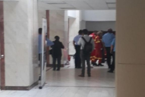 Meghalt egy férfi a bukaresti törvényszék épületében