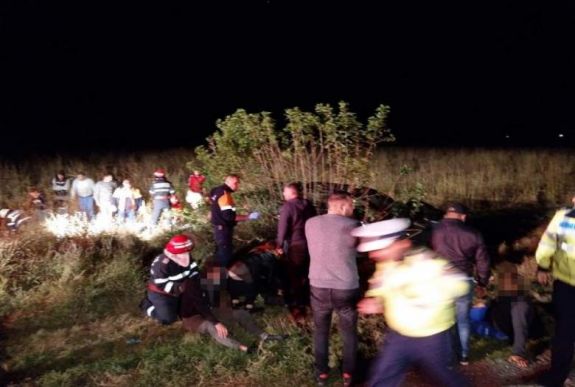 Egy ember meghalt, heten megsérültek a balesetben